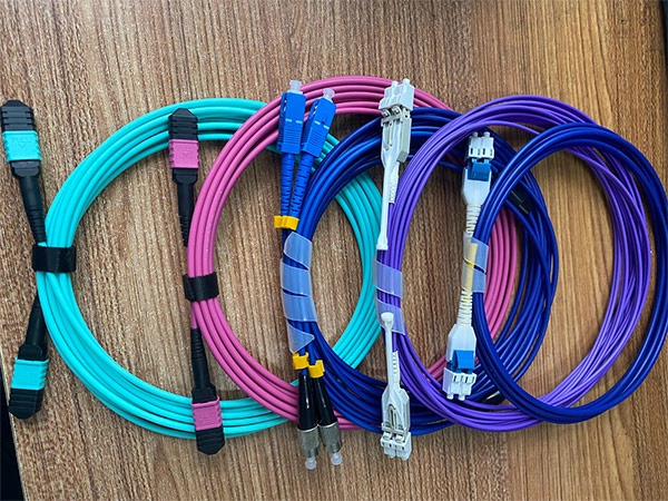 Por que 73% das falhas de data center resultam da seleção incorreta de patch cords(pic1)